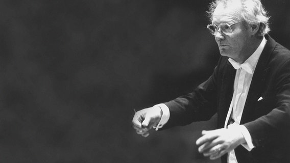 Klaus Tennstedt dirigiert © picture alliance / dpa Foto: The London Philharmonic Orchestra