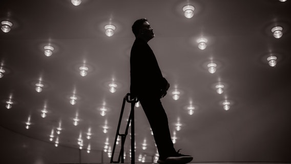 Alan Gilbert in der Elbphilharmonie © NDR / Marco Borggreve Foto: Marco Borggreve