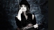 Violinistin Patricia Kopatchinskaja im Porträt © Julia Wesely 