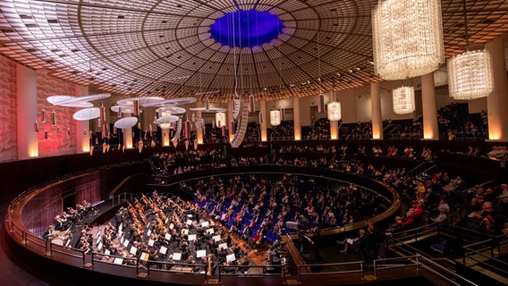 NDR Radiophilharmonie im Kuppelsaal © NDR Foto: Axel Herzig