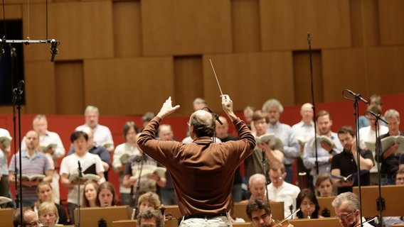 CD-Einspielung mit NDR Radiophilharmonie, NDR Chor, WDR Rundfunkchor und Andrew Manze © NDR / Micha Neugebauer Foto: Micha Neugebauer