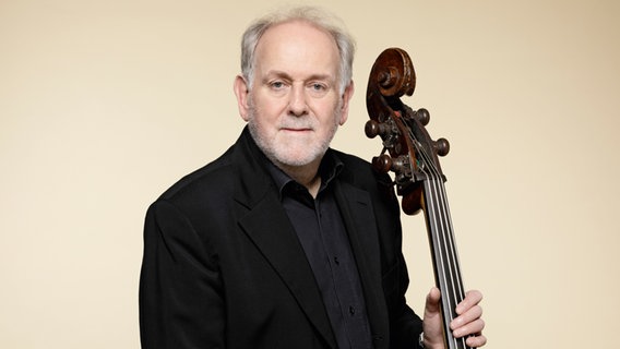 Jürgen Normann, Kontrabass © Jörg Kyas Foto: Jörg Kyas