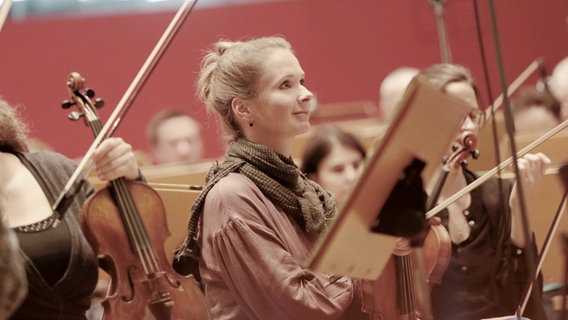 Theresia Stadlhofer, Violine © NDR / Micha Neugebauer Foto: Micha Neugebauer