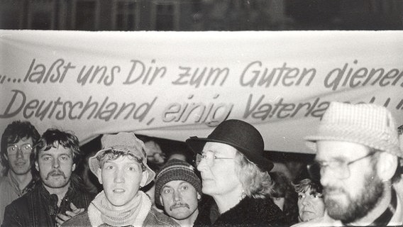 Schwarzweißbild von Demonstration 1989  