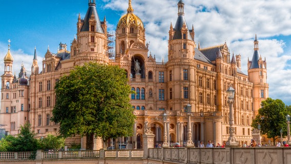 Vorschaubild für den Podcast des Mecklenburgstudio Schwerin auf NDR 1 Radio MV © iStock Foto: golero