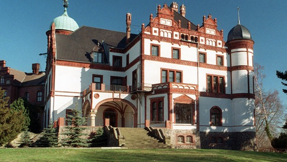 Schloss Wiligrad am Schweriner See. © dpa Foto: dpa