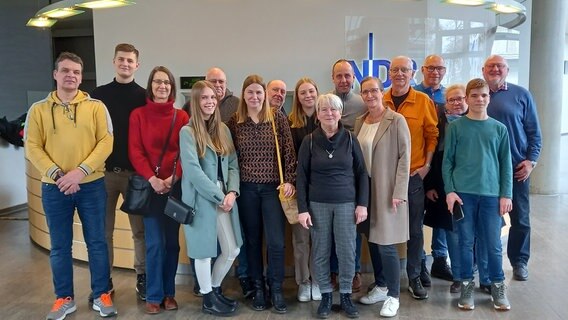 Familie Milster aus Grabow kam am 24. Februar zu einer Führung durchs Funkhaus Schwerin. © NDR Foto: Heike Mayer