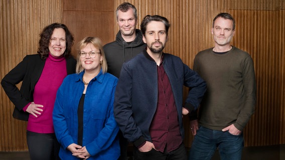In der Jury des diesjährigen Podclass Contest: Verena Gonsch, Martina Schönherr, Martin Seidemann, Nils Gross und Jürgen Webermann. In der Jury des diesjährigen Podclass Contest: Verena Gonsch, Martina Schönherr, Martin Seidemann, Nils Gross und Jürgen Webermann. © Jann Wilken Foto: Jann Wilken