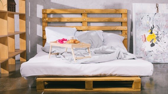 Ein Bett aus Europaletten. © Colourbox Foto: -
