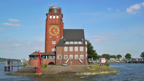 Das Lotsenhaus Seemannshöft in Hamburg-Finkenwerder. © NDR Foto: Kathrin Weber