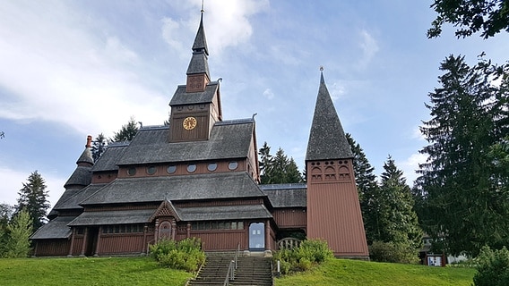 Die Stabkirche in Hahnenklee im Harz. © NDR Foto: Kathrin Weber