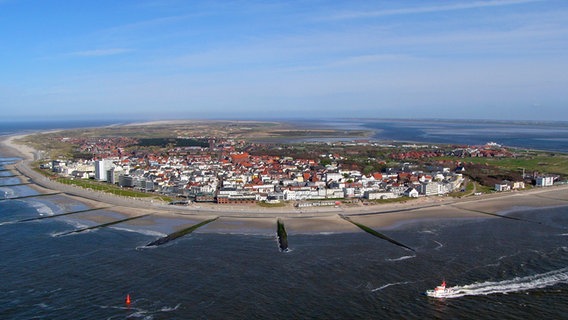 Luftaufnahme der Insel Norderney. © Fotolia Foto: Martina Topf