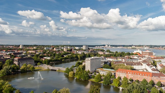 Luftbildaufnahme von Kiel © fotolia Foto: Petra Nowack - peno