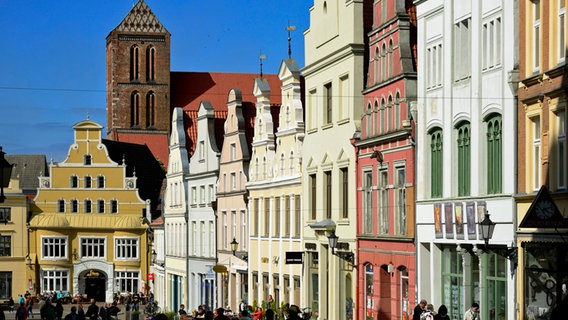 Blick auf St. Nikolai und Giebelhäuser in Wismar © Picture Alliance / Bildagentur-Online / Exss 