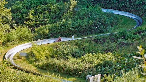Blick auf die Sommerrodelbahn im Spielpark Wingst © Tourismuszentrale Wingst der SG Am Dobrock 