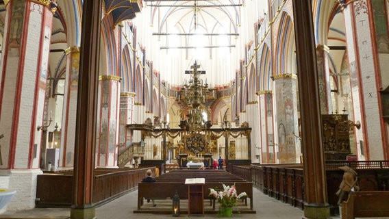 Blick auf den Innenraum der St. Nikolaikirche Stralsund. © NDR Foto: Kathrin Weber