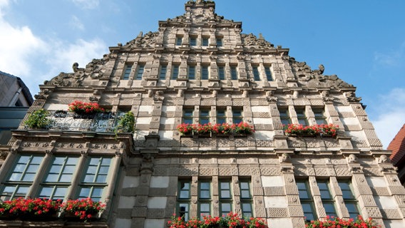 Die Fassade des Rattenfängerhauses in Hameln. © imago images / imagebroker/wrba 