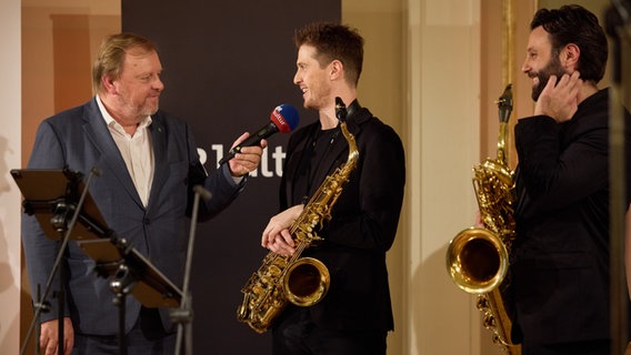 Das SIGNUM saxophone quartet beim "NDR Kultur Foyerkonzert on tour" am 16. November 2023 in Bad Doberan. Das SIGNUM saxophone quartet beim "NDR Kultur Foyerkonzert on tour" am 16. November 2023 in Bad Doberan. © Oliver Borchert