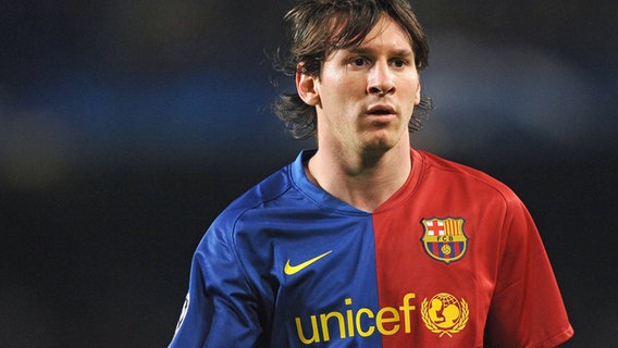 Lionel Messi 2008 im Trikot des FC Barcelona © picture-alliance/ dpa 