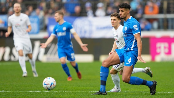 Meppens Yannick Osee in Aktion © IMAGO / Werner Scholz 