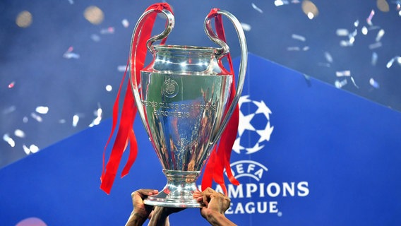 Die Trophäe der Champions League © IMAGO / Sven Simon 