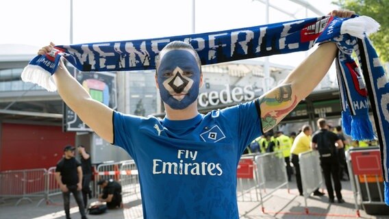 HSV-Fan in Stuttgart © Witters 