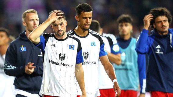 Frust bei den Spielern des HSV © IMAGO/Jan Huebner 