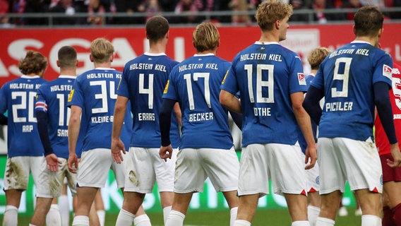 Spieler von Holstein Kiel © IMAGO / Thomas Frey 