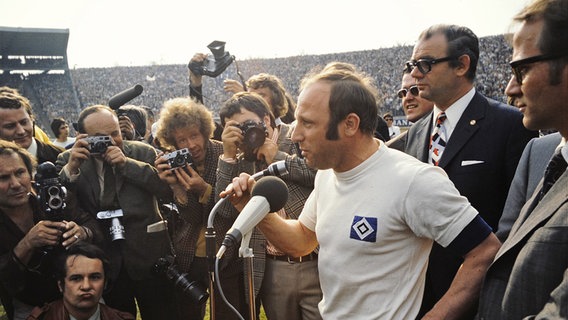 Abschiedspiel für Uwe Seeler im Volksparkstadion 1972 © Witters Foto: Wilfried Witters