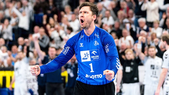 Jubel bei Torhüter Niklas Landin vom Handball-Rekordmeister THW Kiel © IMAGO / Eibner 