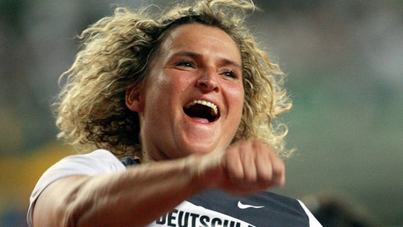 Weltmeisterin 1999, 2005 und auch 2007: Franka Dietzsch © Picture-Alliance/dpa 