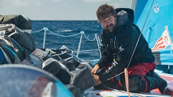 Boris Herrmann an Deck der Malizia © Antoine Auriol 