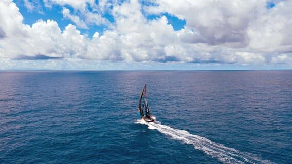Die Malizia Seaexplorer im Atlantik. © Team Malizia / Antoine Auriol Foto: Antoine Auriol