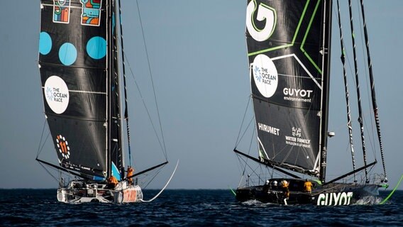 Die Yachten von 11th Hour Racing (l.) und Guyot. © IMAGO / NurPhoto 