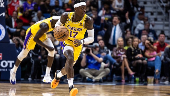 Dennis Schröder im Trikot der L.A. Lakers. © IMAGO / USA TODAY Network 