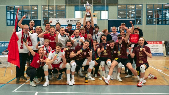 Das Volleyballteam des SV Warnemünde © SV Warnemünde Foto: Thoren Arlt