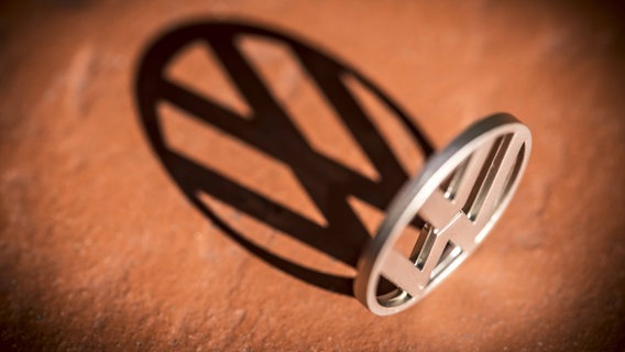 VW-Logo © imago Foto: Christian Ohde