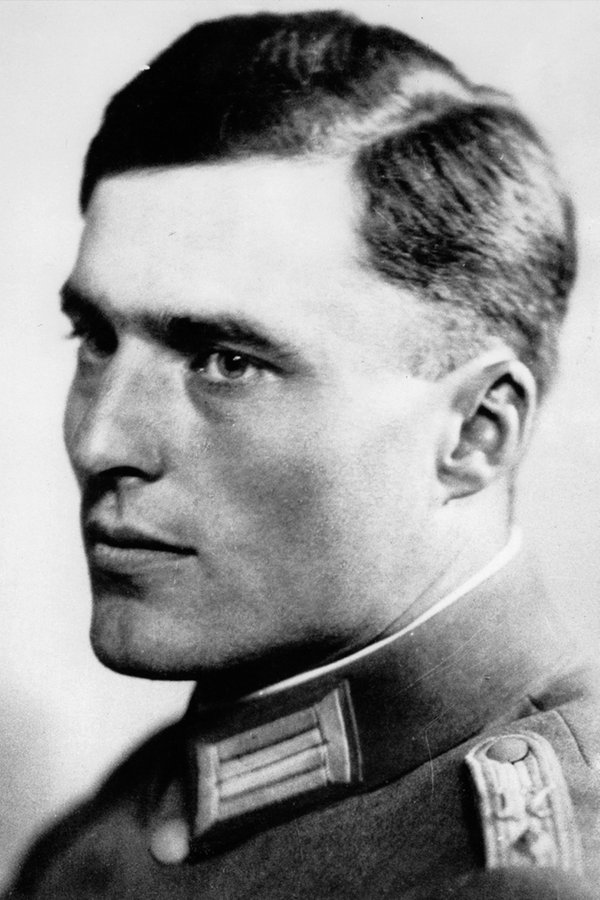 Widerstandskämpfer Claus Graf Schenk von Stauffenberg in einer Aufnahme um 1940. © picture alliance / akg-images 